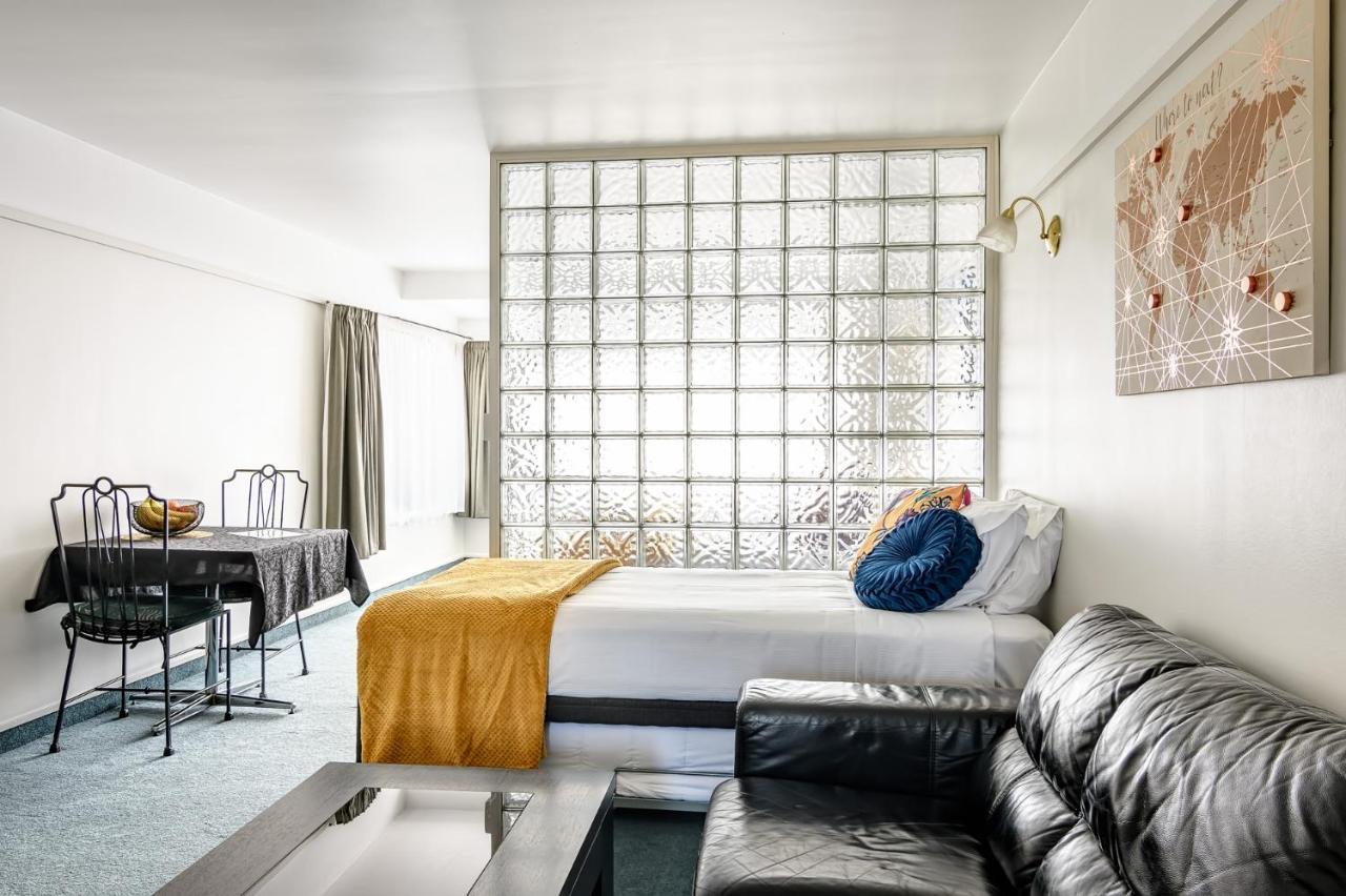 The Beachcomber Hotel Нелсън Екстериор снимка